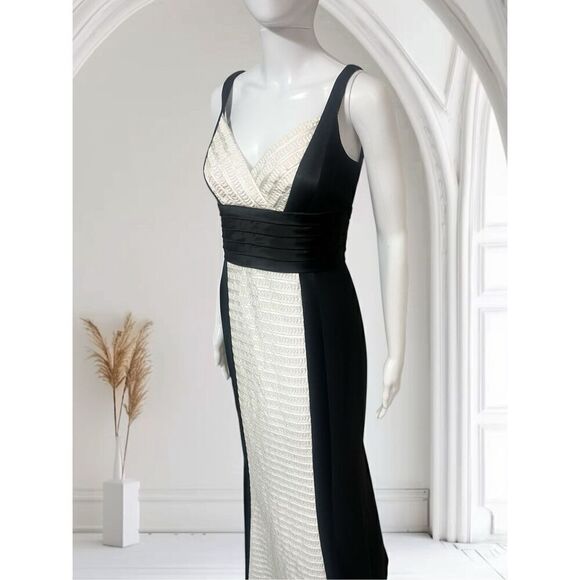 Carmen Marc Valvo Black & White Evening Gown - Picture 3 of 9